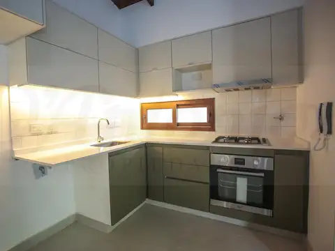 Depto Tipo Casa en Venta en Villa General Mitre, USD 270.000