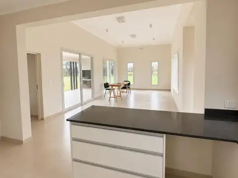 Casa en Venta con 1 cochera