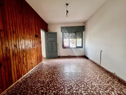 Casa 6 ambientes con 2 baños
