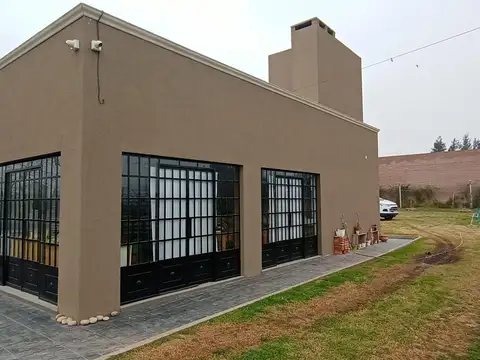 Casa en venta - 3 Dormitorios 2 Baños - Pergamino
