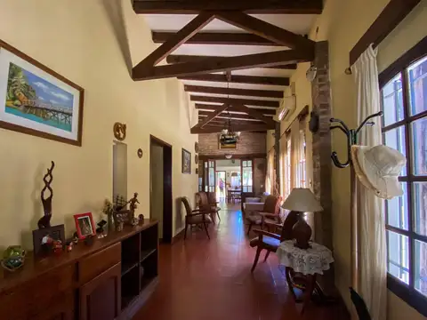Casa 5 ambientes con 2 baños
