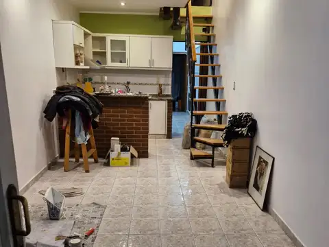 Depto Tipo Casa en Alquiler de 4 ambientes