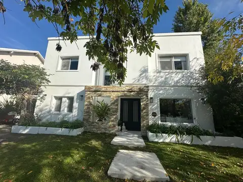 CASA EN  VENTA EN SAN ISIDRO LABRADOR APTO CREDITO