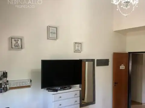 Casa 6 ambientes con 2 baños