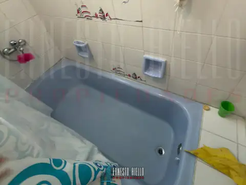 Depto Tipo Casa en Venta 40 años