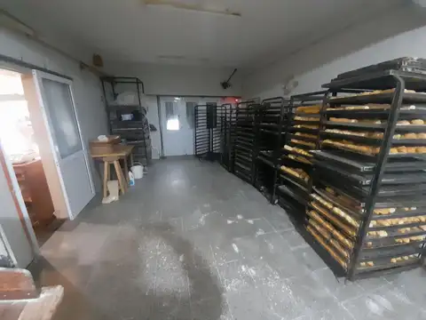 Panadería con Cuadra incluída 