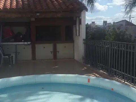 Casa 6 ambientes con 3 baños