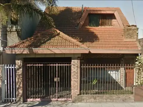 CASA EN VENTA 4 AMBIENTES BOULOGNE