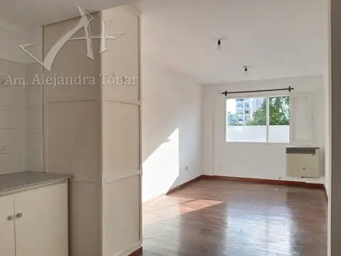 Amplio departamento de 1 dormitorio en duplex con cochera