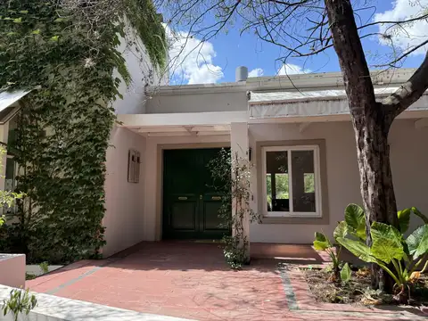 Casa 6 ambientes con 3 baños