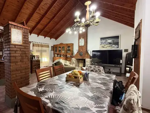 Esteban de Luca 1700, Piso 0