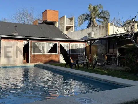 Venta Casa dos dormitorios con Pileta | Funes