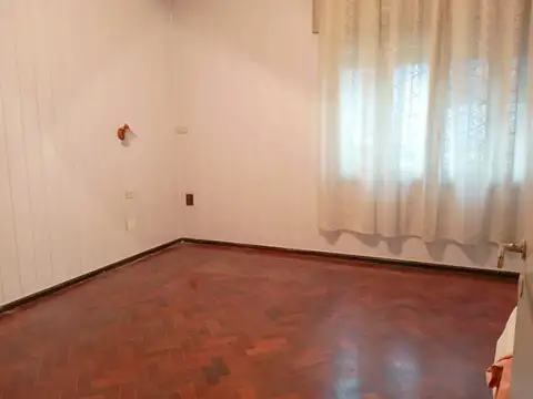 HERMOSA CASA CON TERRENO