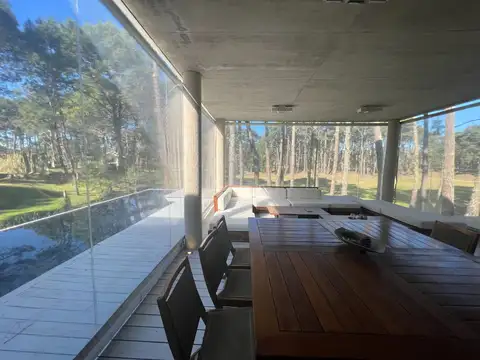 Casa en Venta en Carilo, USD 1.000.000