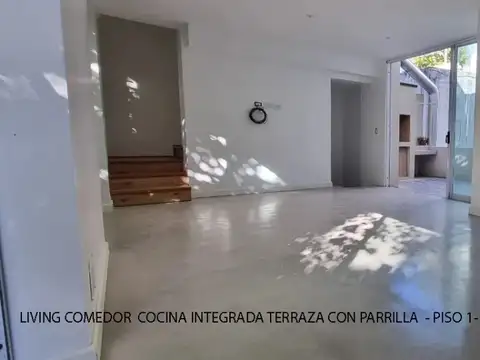 MODERNA CASA A ESTRENAR EN 3 NIVELES