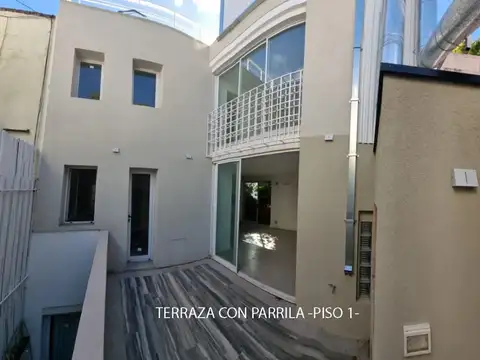 Casa 5 ambientes con 3 baños