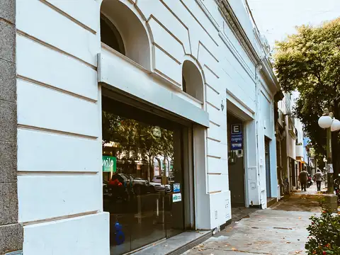 Local + Oficinas + Depósito. Alquiler en Abasto