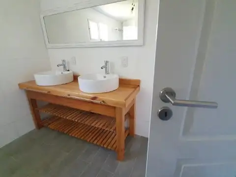 Casa 4 ambientes con 3 baños