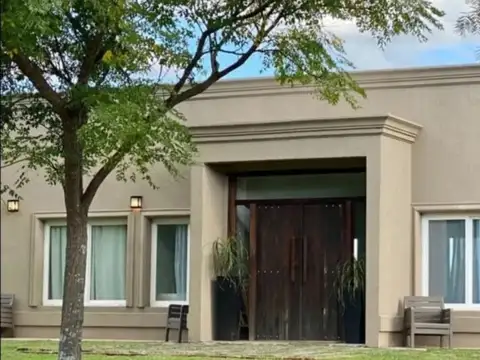 Casa  en Venta en Barrio Estancias del Pilar, Pilar, G.B.A. Zona Norte