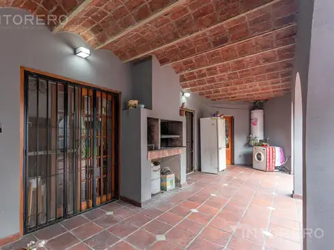 Casa 5 ambientes con 3 baños