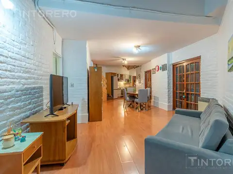 VENTA CASA 5 AMBIENTES CON COCHERA, JARDÍN Y PILETA EN VILLA MADERO
