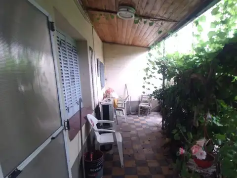 Casa Burzaco centro con parque