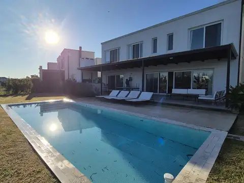 Casa en Venta de 5 dormitorios