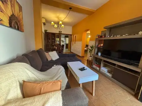 Depto Tipo Casa en Venta con 1 cocheras
