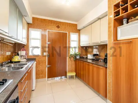Departamento 5 ambientes con 3 baños