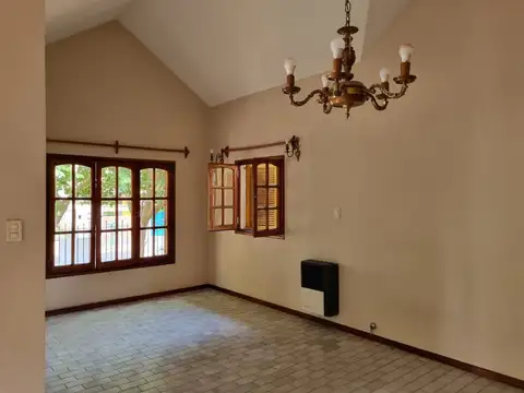 Casa en Venta al Oeste