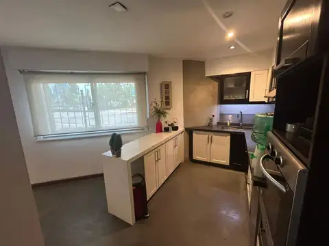 Casa en Alquiler con 1 cochera