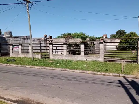 CASA A AMERICANA A TERMINA S/2 LOTES, SOURIGUES U$S 120.000