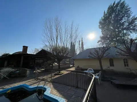 Casa 4 ambientes con 2 baños