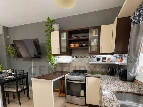 Depto Tipo Casa en Venta con 2 cocheras