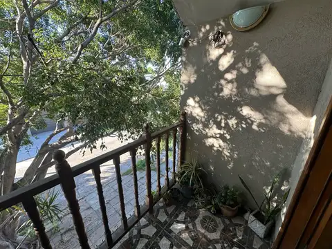 En Venta Casa 5 Dormitorios   Pileta