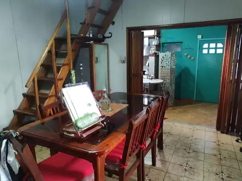 Casa en venta para dos familias de 3 ambiente y 2 ambientes  con cochera - Wilde
