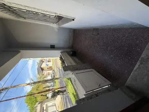 Depto Tipo Casa en Venta en Ramos Mejía Sur, USD 79.000