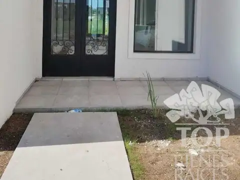 Casa 4 ambientes con 4 baños