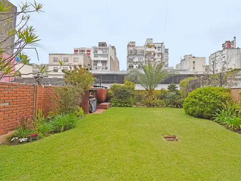 VENTA DEPARTAMENTO C/ JARDIN Y COCHERA EN RECOLETA