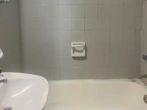 Amplio dos ambientes en excelente ubicación