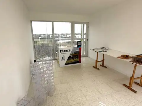 Local en Alquiler en Funes, $ 380.000