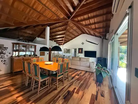 Casa en Alquiler Temporal con 4 cocheras