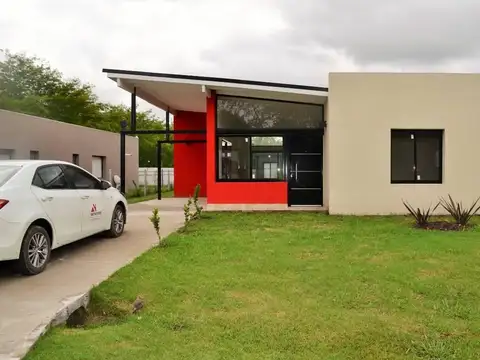 Casa Chalet  en Venta en Los Arces, La Cañada de Pilar, Pilar