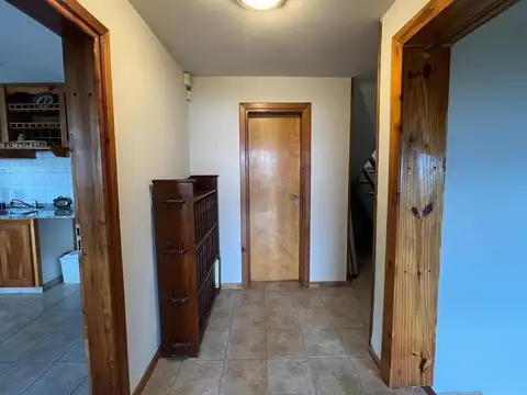 Casa 6 ambientes con 2 baños