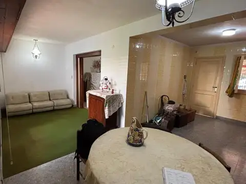 Casa 3 ambientes con 2 baños