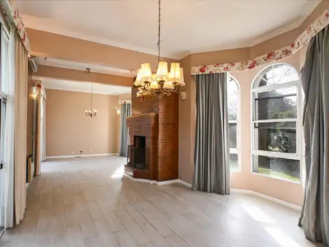 Casa 5 ambientes con 3 baños