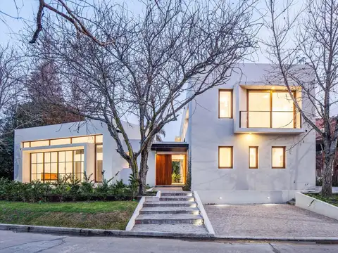 CASA EN VENTA EN SAN ISIDRO