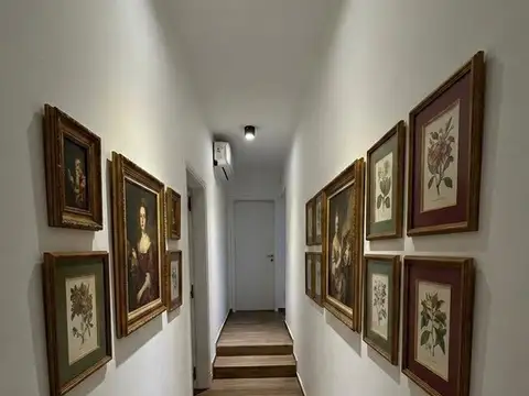 Casa en Venta con 3 cocheras