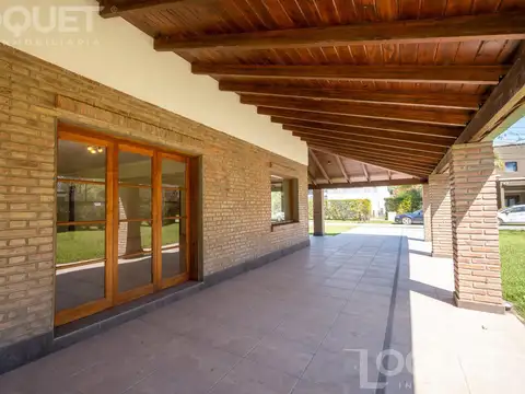 Casa en Venta con 3 cocheras