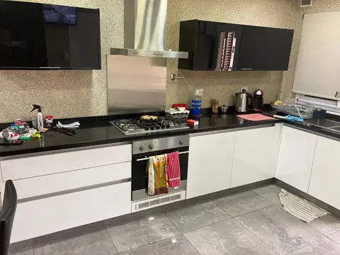 Casa 4 ambientes con 3 baños